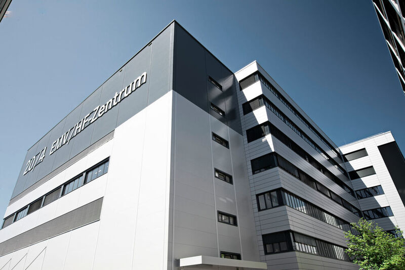 Das neue Prüfgebäude für Elektromagnetische Verträglichkeit (EMV) und Antennensysteme in Sindelfingen. (Daimler)