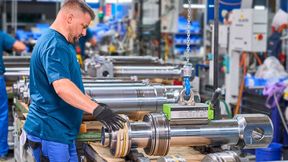 Produktion von Zylindern in großen Dimensionen bei Weber-Hydraulik. (Bild: Weber-Hydraulik / Werbeagentur Marks)