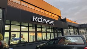 Ein Motto bei Mercedes Köpper in Dorsten: „Verkauf nach Feierabend – wir sind vorne!" (Bild: Rehberg/VCG)