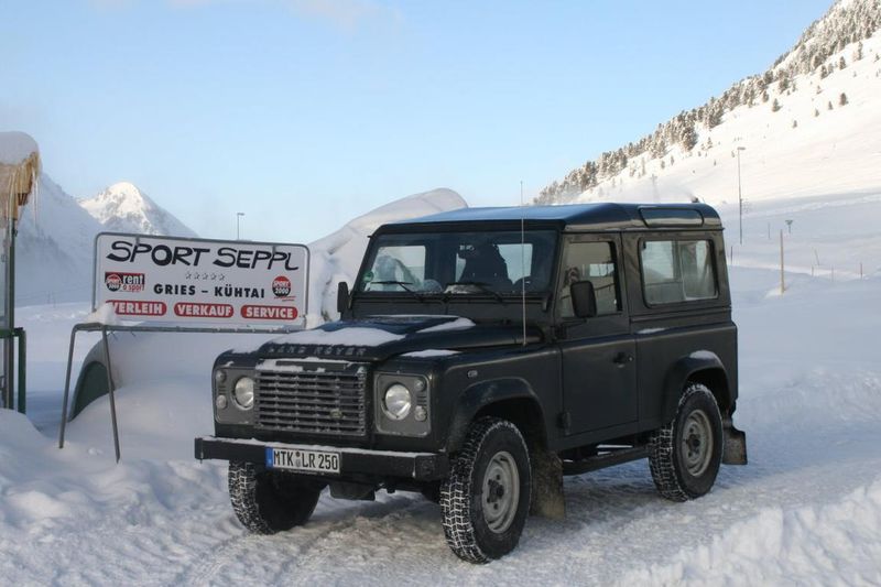 Der Land Rover Defender läuft allerspätestens 2015 aus. Ein Nachfolger ist in Planung. (Archiv: Vogel Business Media)