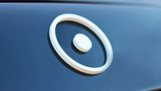 Corona-Krise, Ausfall des Auftragsfertigers und hohe Verluste – für Sono Motors lief es 2021 nicht ganz so rund, wie es das Logo suggeriert. (Sono Motors)