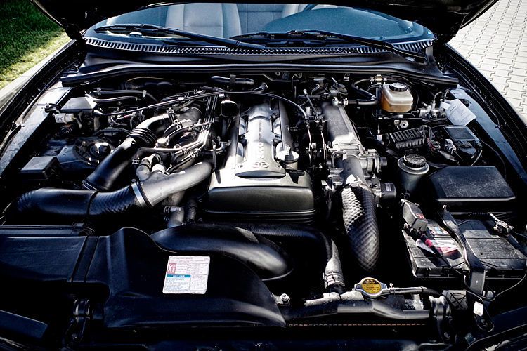 Der 3,0-Liter-Reihensechszylinder mit doppelter Aufladung leistet 243 kW/330 PS und verfügt über ein maximales Drehmoment von 441 Nm bei 4.800 U/min. 250 km/h sind so maximal drin, von 0 auf 100 km/h vergehen gerade einmal 5,8 Sekunden. (Foto: SP-X)