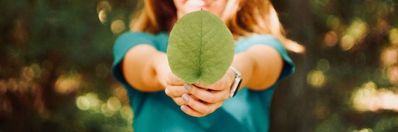 Versprechen wie End-to-End-Lieferkettentransparenz, faire Löhne und Arbeitsbedingungen werden durch die ESG-Ratings in ein Verhältnis gesetzt. Wer hier als nachhaltig eingestuft wird, gewinnt an Attraktivität bei Investoren. Versprechen wie End-to-End-Lieferkettentransparenz, faire Löhne und Arbeitsbedingungen werden durch die ESG-Ratings in ein Verhältnis gesetzt. Wer hier als nachhaltig eingestuft wird, gewinnt an Attraktivität bei Investoren.