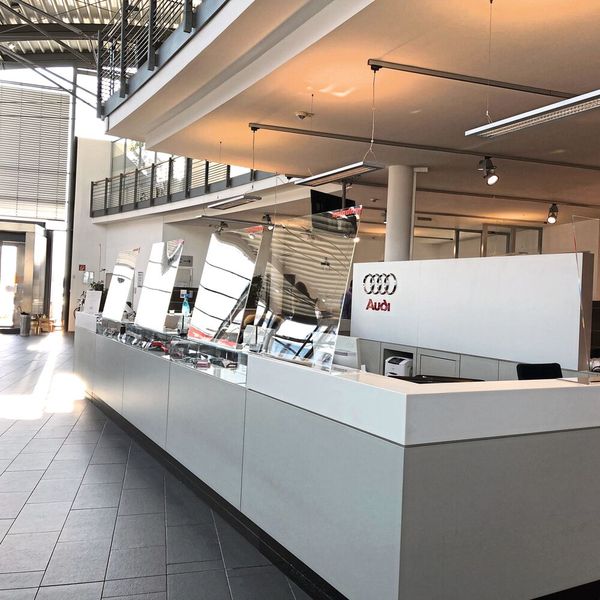 Mit Plexiglas ist der Servicebereich geschützt. (Bild: Autohaus Gruppe Spindler)