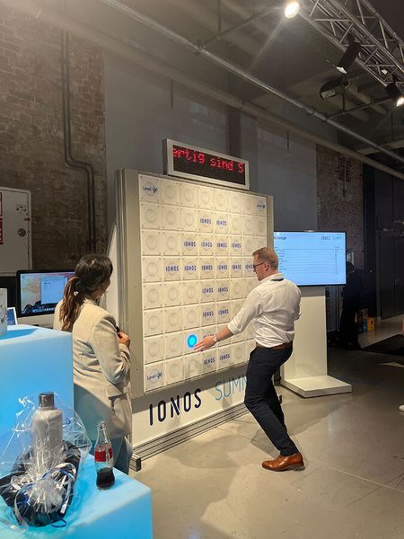 Ihre „Schlagfertigkeit“ konnten Besucherinnen und Besucher in den Pausen beweisen... (Bild: ewg - VIT)