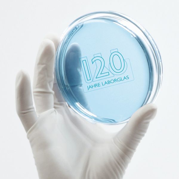 Abb.1: Seit 120 Jahren zuverlässiger und langlebiger Begleiter im Labor: das Borosilikatglas (DWK Life Sciences)