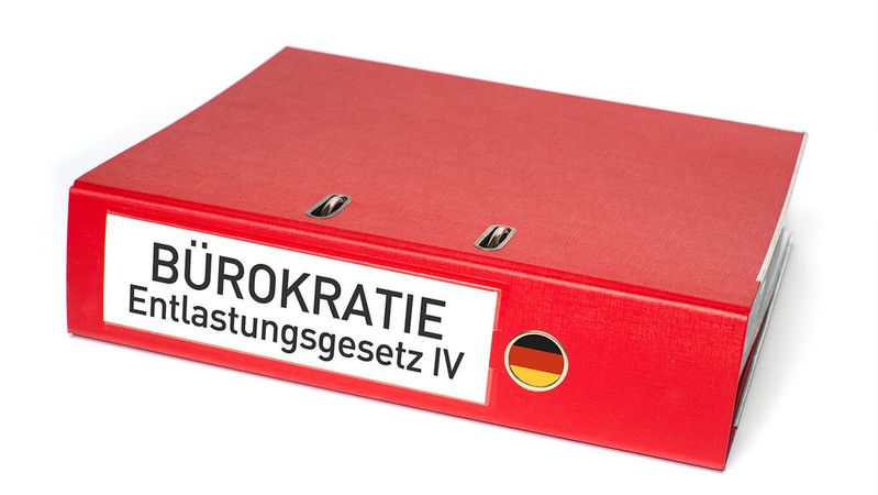 Das BEG IV ist Teil einer Reihe von Bürokratieentlastungsgesetzen, die seit 2014 schrittweise eingeführt wurden, um besonders kleinen und mittleren Unternehmen die Wettbewerbsfähigkeit zu erleichtern.(Bild:  hkama - stock.adobe.com)