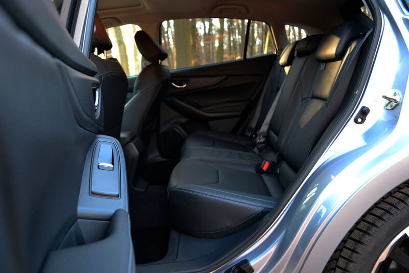 Auch hinten geht es komfortabel zu. (Seyerlein / »kfz-betrieb«)