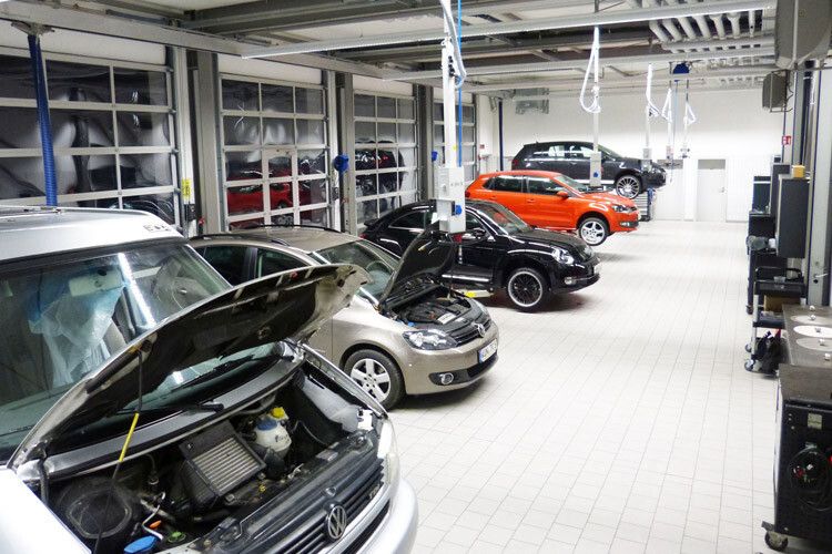 Vom Feinsten ist auch die hochmodern ausgestattete Service-Werkstatt mit ihren sechs Arbeitsplätzen ... (Foto: Wunschel)