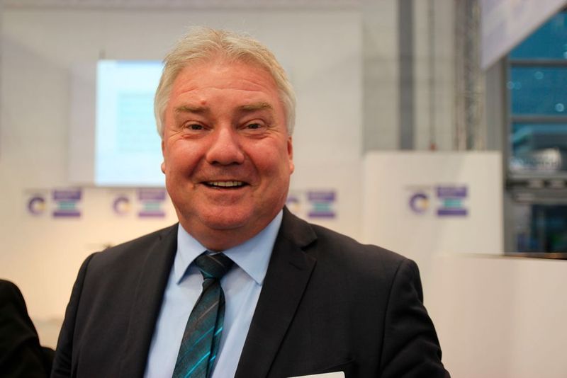„Wibu-Systems richtet sich mit seiner IoT-Technologie an Hersteller von Embedded-Systemen, medizinischer Elektronik und künstlicher Intelligenz, die sichere und profitable Lösungen einsetzen wollen“, Oliver Winzenried, Vorstand und Gründer von Wibu-Systems.  Als Mitaussteller war Wibu-Systems während der diesjährigen Compamed am Stand der Arbeitsgemeinschaft Medizintechnik im VDMA vertreten. (Schäfer / Devicemed)