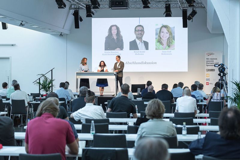 16. Anwenderkongress Steckverbinder: Der erste Steckverbinder-Tag am 5. Juli 2022 fokussierte neue Technologien und Trends wie den intelligenten Steckverbinder und KI in der Qualitätskontrolle, die additive Serienfertigung von Steckverbinder, DC-Verbindungstechnik, modulare Steckverbinder sowie messtechnische Verfahren. (Bild: Elektronikpraxis)