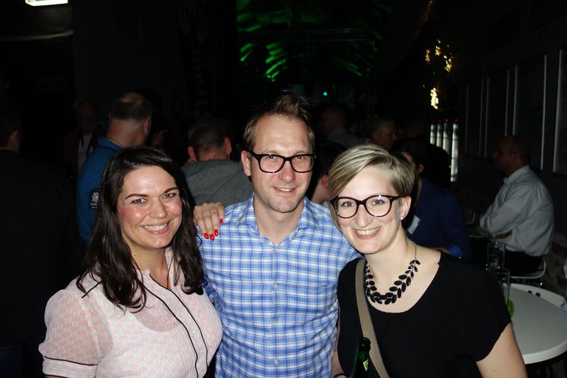 Dafür eröffnen (v. l.) Alexa-Marie Erni-Mihic, Jürgen Brumbauer und Karin Pritscher, ALSO, das Tanzparkett. (Bild: IT-BUSINESS)