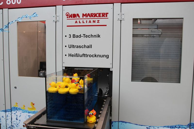 Industrielle Teilereinigung mal anders interpretiert. (Bild: Itasse)