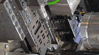 Messtaster von Blum werden bei Magnet-Schultz in einem vollautomatisierten Achtspindel-Drehautomat unter rauesten Bedingungen eingesetzt. (Bild: Blum-Novotest)