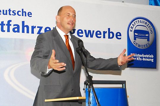 Tiefensee zog ein positives Fazit der Umweltprämie. (Archiv: Vogel Business Media)