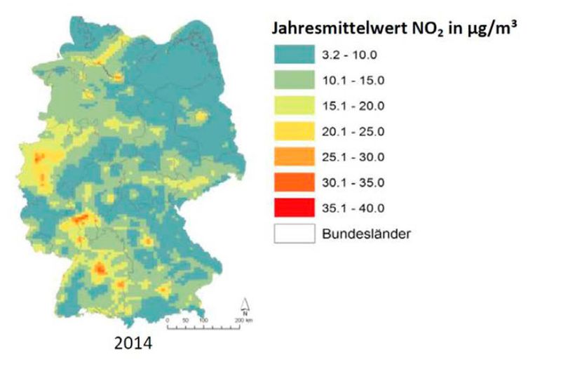 Darstellung der modellieren flächenhaften Stickstoffdioxid-Jahresmittelwerte repräsentativ für Konzentrationen im ländlichen und städtischen Hintergrund in Deutschland für 2014.  (© Umweltbundesamt)