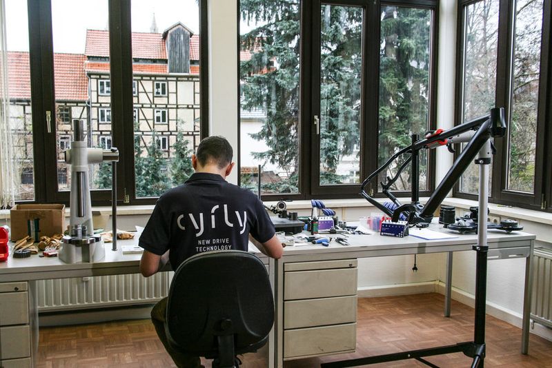 Daraufhin begannen die Ingenieure, den Antrieb zu entwickeln, der eine Drehmomentssteigerung von bis zu 33 % in der 3-Uhr-Stellung der Pedale bringen soll. (Möve Bikes / Christoph Laue)