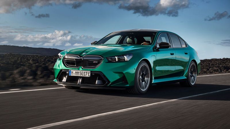 BMW legt den M5 neu auf und überführt den Sportler ins Elektrozeitalter.(Bild:  BMW Group)