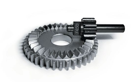 Kompakt und stark untersetzend bei frei wählbarem Achswinkel: Kronenradgetriebe haben für den Einsatz in kleinen Wasserkraftwerken wesentliche Vorteile.  (Bild:  Balance Drive)