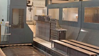 Die Fahrständer-Fräsmaschine mit einem 40-fach-Werkzeugwechsler ersetzt eine über 20 Jahre alte Bettfräsmaschine. (Bild: Fecht)