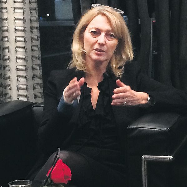 Ineke Dezentjé Hamming-Bluemink, vom niederländischen Technologieverband FME-CWM, gibt Einblicke in den Auftritt des Partnerlands Holland. (Bild: Jablonski)