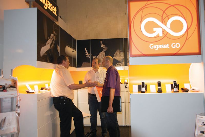 Jörg Schockenhoff (Gigaset) präsentiert Innovationen aus den Bereichen Smart Home und Festnetz. (52Grad Wagner Deters-Prohl GbR)