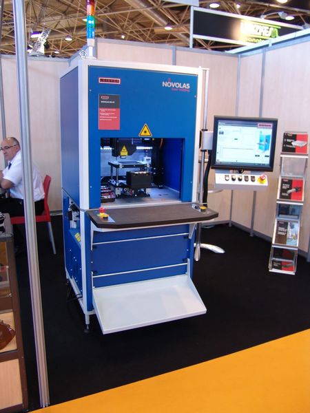 Laser NOVOLAS WS-AT, clés en main, du Suisse Leister Process technologies, pour le soudage laser de thermoplastiques, dont des prothèses auditives. (Image: Alain Moquard) (Archiv: Vogel Business Media)