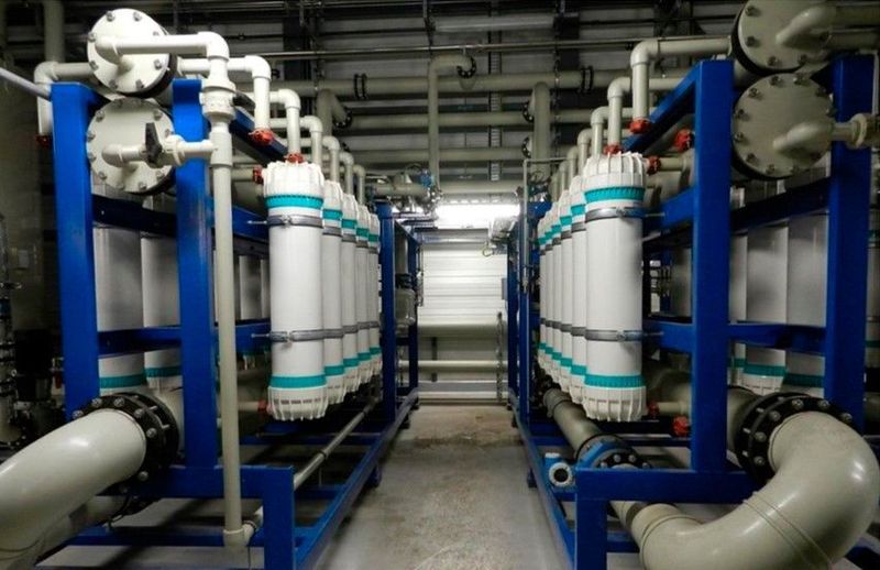 Eine Ultrafiltrationsanlage entfernt durch extrem feine Membranstränge antibiotikaresistente Bakterien aus dem Abwasser.  (Hyreka)