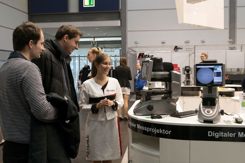 Messprojektoren des japanischen Unternehmens Keyence. (Bild: Leipziger Messe/Uwe Frauendorf)