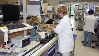 Für den Werkstücktransport sind spezielle Trägerpaletten lieferbar. (Archiv: Vogel Business Media)