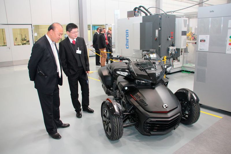 Über 30 Mitaussteller aus dem gesamten Bereich der Prozesskette „Spanabhebende Fertigung“ präsentierten sich auf der Hausmesse in Tuttlingen. (Bild: Sonnenberg)