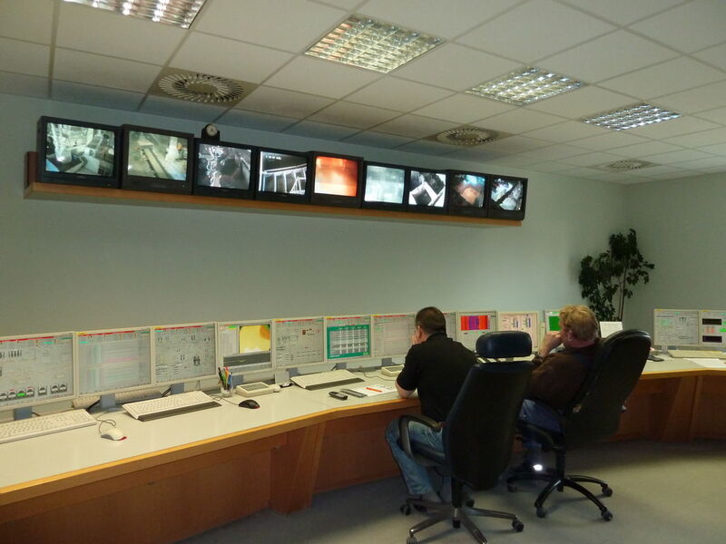 The control room of the Rohrdorf cement plant (Picture: Siemens)