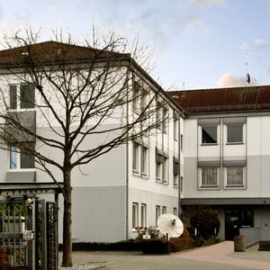 Das Kompetenzzentrum ist im Innovations- und Gründerzentrum (IGZ) in Erlangen angesiedelt und beschäftigt ein etabliertes Team von erfahrenen Mitarbeitern.