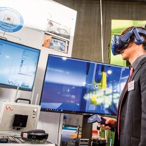 Eine digitalisierte Presse soll einschließlich ihres digitalen Zwillings Teil einer „Smart Factory“ werden. Mit dieser Technik ist sowohl eine Prozesssimulation als auch die virtuelle Inbetriebnahme möglich.