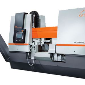 Bild 1: Bei der Horizontalbandsäge Kastotec sorgen Temposonics-Positionssensoren für hohe Präzision bei der Abwicklung des hochdynamischen Sägevorgangs.