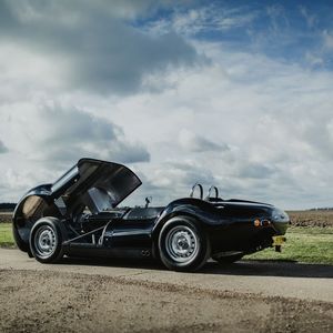 (Lister Motor Company)