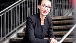 Mit Prof. Miriam Unterlass leitet zum ersten Mal eine Frau die Geschicke des Fraunhofer-Instituts für Silicatforschung (ISC) in Würzburg ... (Bild: Fraunhofer-ISC)