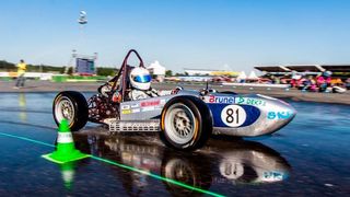Speziell auf die Fächer Karosserie und Fahrwerk wird im Studiengang Motorsport Engineering eingegangen. (Foto: Klaus Scheuplein)