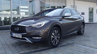 Der neue XQ 30 von Nissans Nobelmarke Infiniti zielt auf Wettbewerber wie den GLA von Mercedes-Benz. (Sven Prawitz)