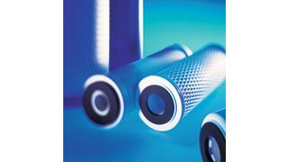 Aktivkohle wirkt adsorbierend auf unterschiedliche Verunreinigungen und kann deshalb zur Reduzierung von Geruchs- und Geschmacksstoffen, Bakterien, VOC ́s, Pestiziden, allgemeinen organischen Verunreinigungen oder zur Entfärbung von Flüssigkeiten eingesetzt werden. (Martin Wolf Wagner/Wolftechnik)