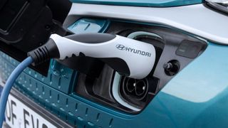 Fahrstrom könnte deutlich günstiger sein, wie eine Studie behauptet. (Bild: Hyundai)