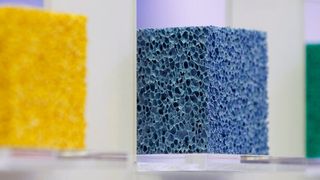 Die K in Düsseldorf lädt in ihrem Rahmenprogramm auch zum Dialog zu kunststoffrelevanten Themen mit Aktualität und Brisanz ein, insbesondere in der von Plastics Europe organisierten Sonderschau in Halle 6/C40.  (Messe Düsseldorf/ctillmann)