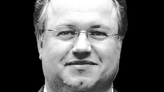 Dr. Rainer Kling: Der Leiter der Abteilung Licht-, EVG- und Plasmatechnologien am Lichttechnischen Institut am Karlsruher Institut für Technologie ist Leiter des Verbundprojekts „Modulare Mittelfrequenz-Prozessstromversorgung mit Siliziumkarbid-Leistungshalbleiterschaltern“. (Martin Lober, KIT)