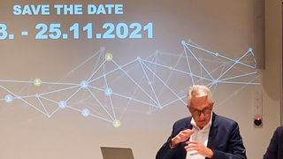 Die Veranstalter der SPS: Martin Roschkowski und Sylke Schulz-Metzner, beide Mesago Messe Frankfurt freuen sich: „Die Messegenehmigung ist inzidenz-unabhängig, eine Absage unsererseits droht deshalb nicht.“ (Stotz)