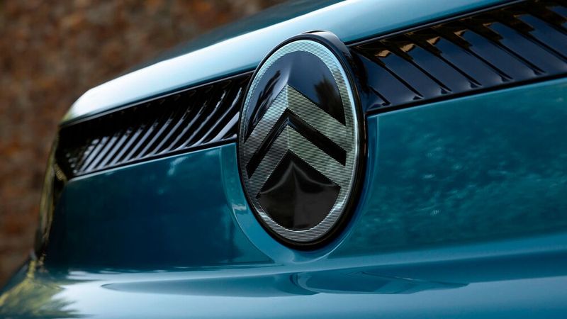 Neu ist hingegen das ovale Markenlogo in der Front. (Bild: Citroën)