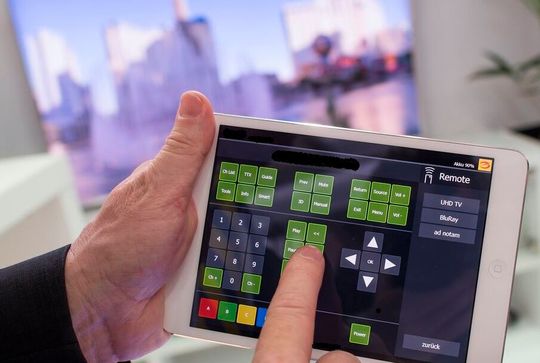 Sogenannte „Smart Home“-Geräte sind eine feine Sache. Doch was viele nicht wissen, oder verdrägngen: Altgeräte sind ein Sicherheitsrisiko und ein gefundenes Fressen für Cyberattacken. Eine aktuelle Studie zeigt, wie es sich damit verhält.(Bild:  S. Amthing)