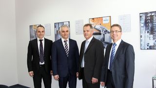 Die Inhaber der beiden Firmen Willemin-Macodel SA und Reiden Technik AG. v.l.n.r. Patrick Haegeli, Olivier Haegeli, Alex Sutter, Ruedi Willimann (Bild: Reiden Technik AG)