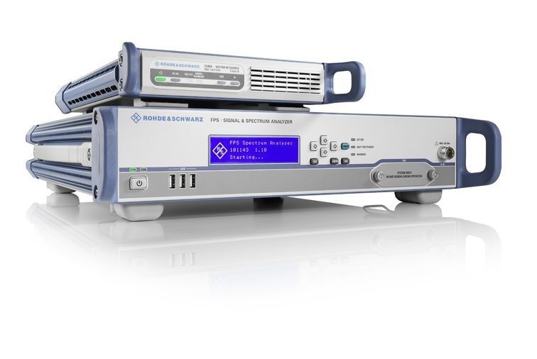 HF-Komponententest mit dem R&S SGT100A und FPS. Der eine ist ein Vektorsignalgenerator und der andere ein Signal- und Spektrumanalysator. (Rohde & Schwarz)