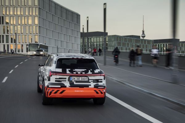 Der Audi e-tron-Prototyp in Berlin  (Audi)