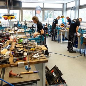 War auch in diesem Jahr Austragungsort der German Craft Skills: Die Max-Eyth-Schule im hessischen Alsfeld, in der die Landesfachklasse der Karosserie- und Fahrzeugbauer in der Fachrichtung Karosserie- und Fahrzeugbautechnik beheimatet ist.(Bild:  Dominsky – VCG)